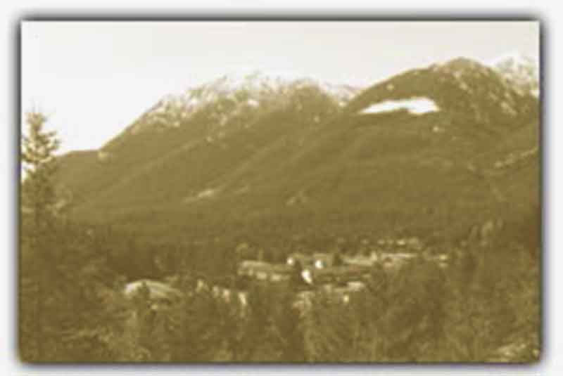 photo of the village of Gold River in the old days